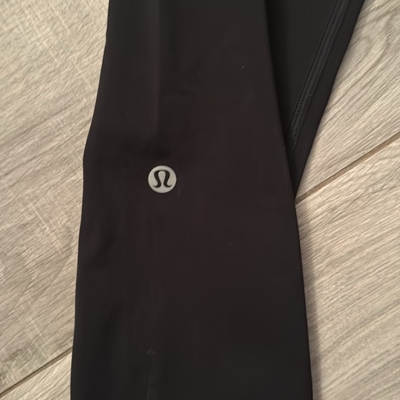 Lululemon - Picture 3 of 5